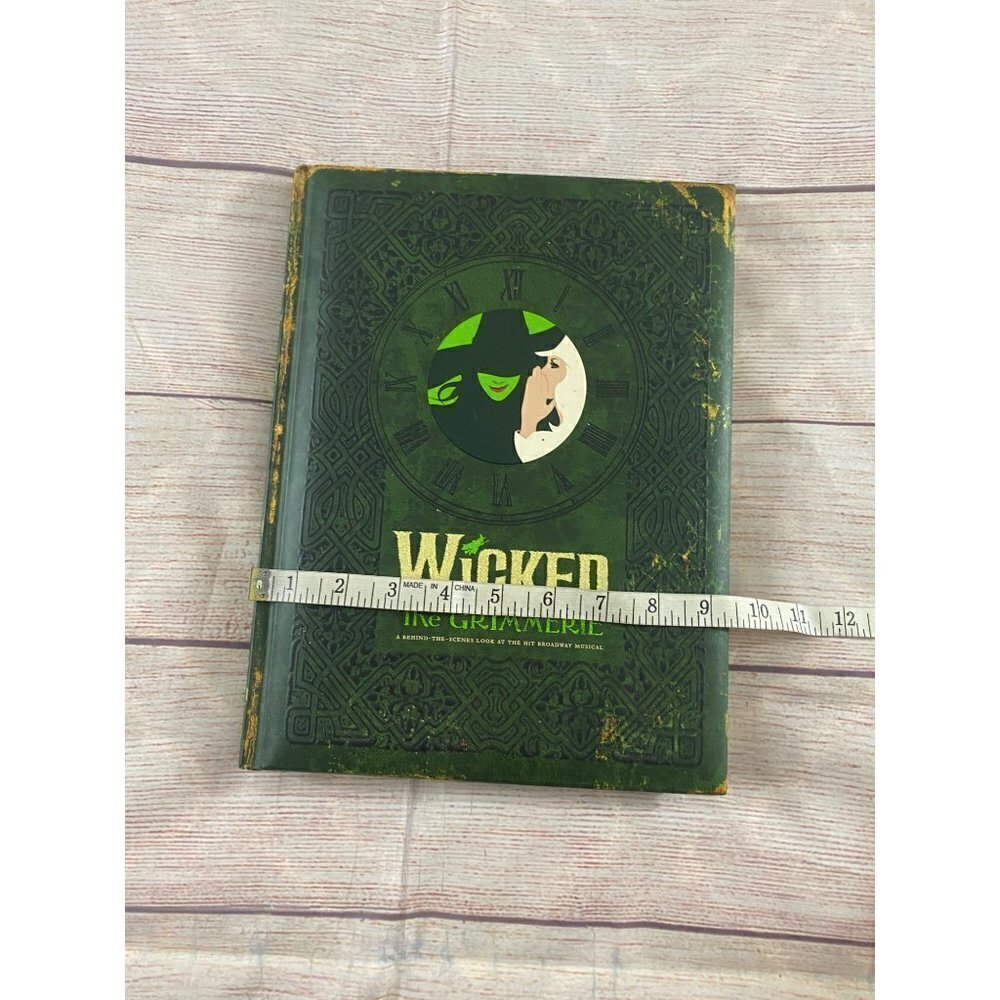 Wicked: The Grimmerie Broad Way Musical Hard Cover - Picture 3 of 11
